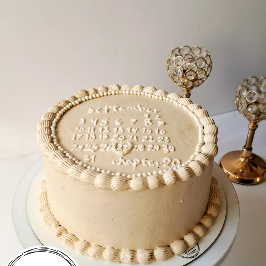 کیک سالگرد ازدواج،  آشنایی